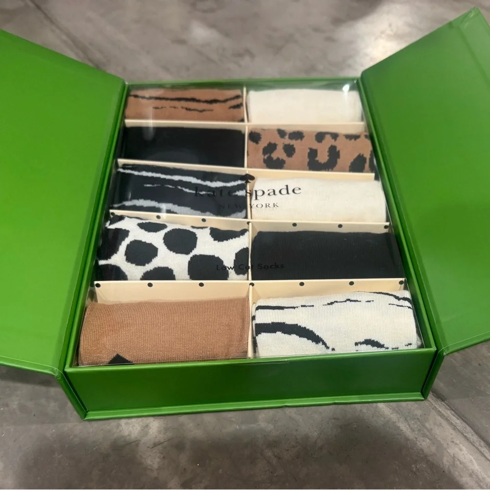 Kate Spade ♠️ set of 10 pairs Patterned Sock Collection in beautiful green box!